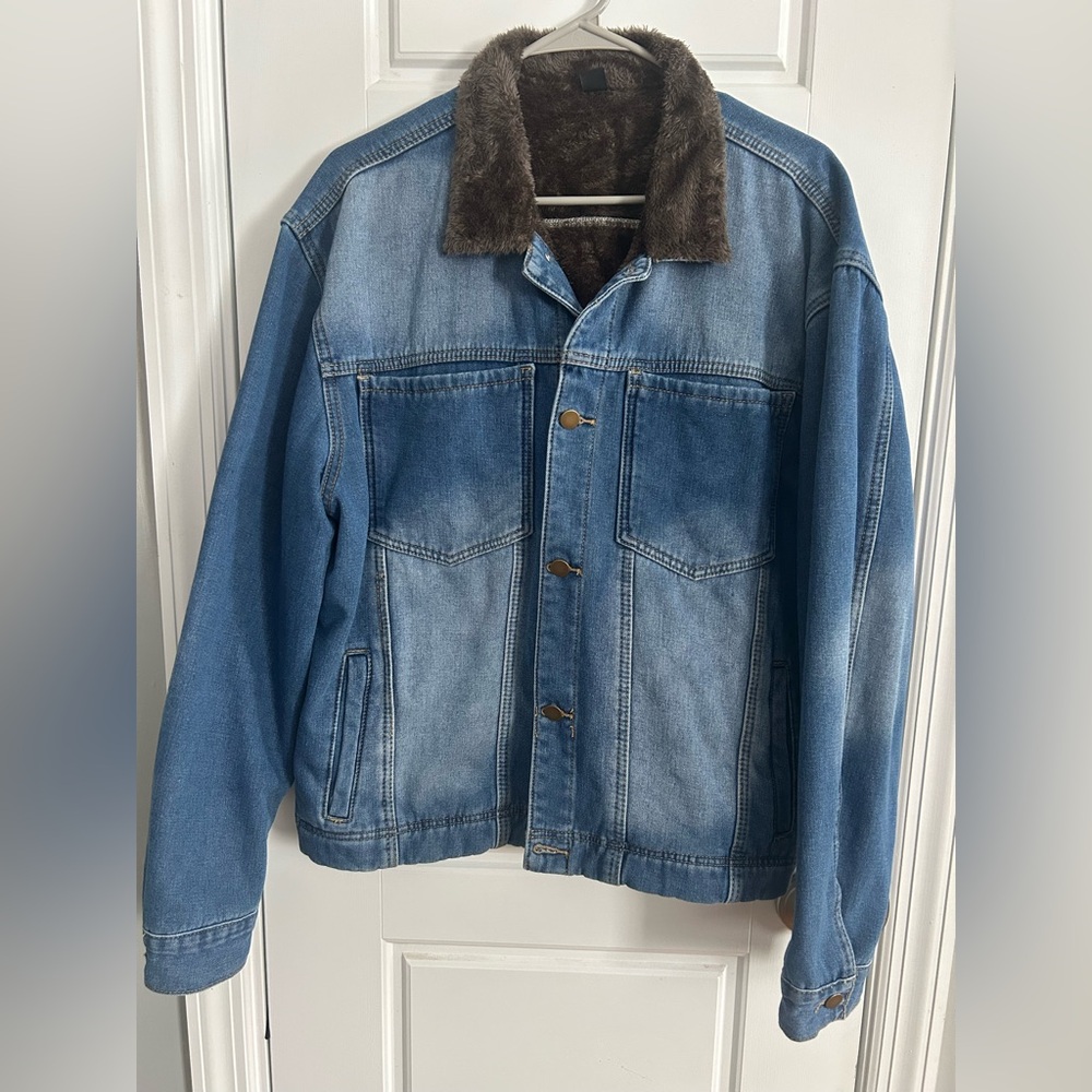 Manfinity Women's Faux Sherpa Lined Denim Jacket